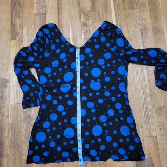 5/$25 V-Neck 3/4 sleeve Blouse - Picture 7 of 8